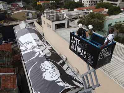 Beco do Batman visto das alturas e intervenções artísticas são destaques da Vila Madalena na DW!