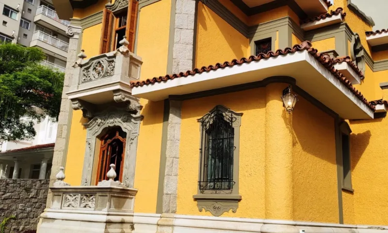 Casa histórica de 1930, a duas quadras da Avenida Paulista, reabre como fundação cultural e hub de design durante a DW! 2021.