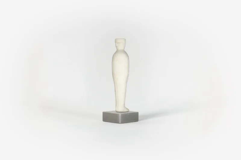 A premiação inédita lançada pelo Centro Brasil Design tem troféu exclusivo desenvolvido pelo premiado escritório Furf Design Studio.