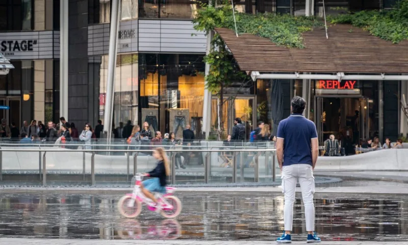 O projeto da Piazza Gae Aulenti recebeu o prêmio Landscape Institute Award, em 2016, na categoria "Design for a medium-scale development", por seu projeto de paisagismo realizado pelo escritório de Andreas Kipar.