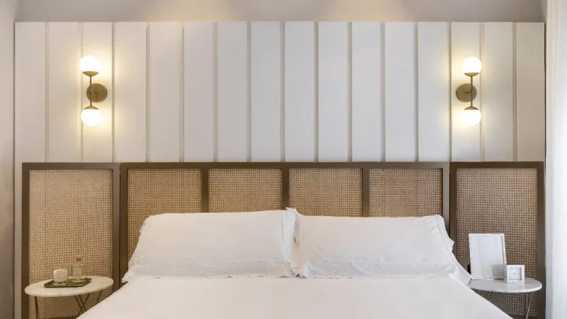 Mais do que pontos de luz, arandelas integram a decoração.