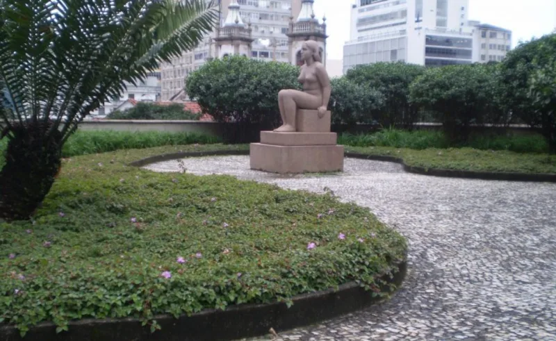 Paisagismo do edifício é assinado por Roberto Burle Marx.