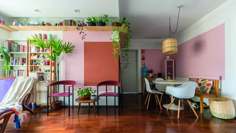 Blocos geométricos setorizam diferentes áreas do apartamento projetado pelo Sertão Arquitetos.