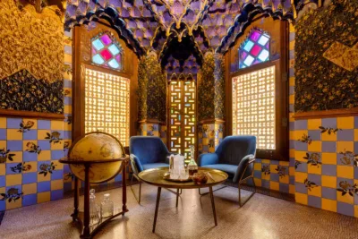 Joia da arquitetura, primeira casa projetada por Gaudí está disponível para hospedagem