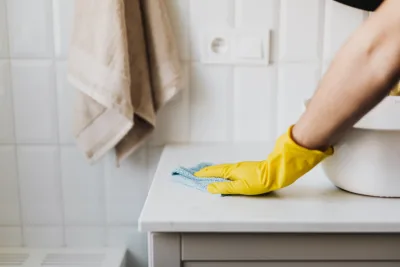 5 cuidados com produtos de limpeza para evitar riscos à saúde