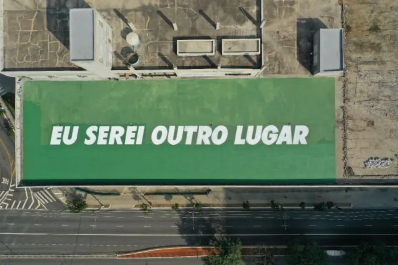 Obra feita pelo artista Felipe Morozini, que assina a comunicação da Casa Cor em conjunto com a agência Casa Darwin. É a primeira vez que o evento convida um artista para sua campanha.