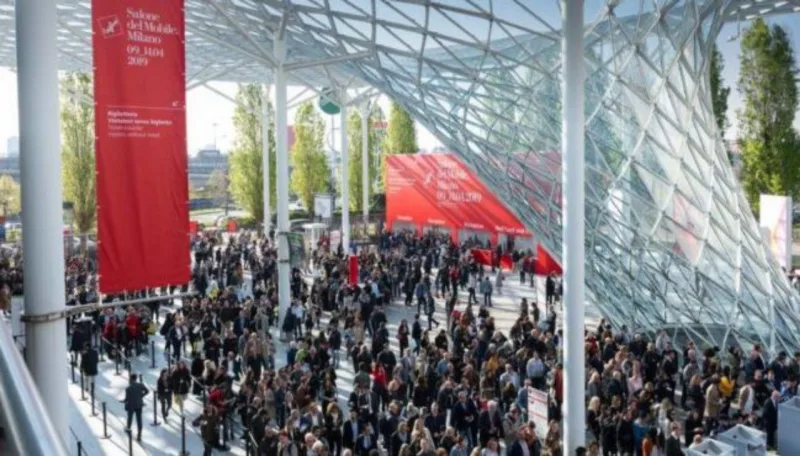 Área de entrada dos pavilhões da Rho Fiera, onde acontece o evento.