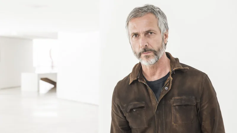 Humberto Campana é uma das referências máximas do design contemporâneo.