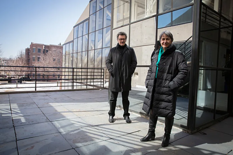 Lacaton e Vassal na Universidade de Harvard, onde foram professores visitantes.