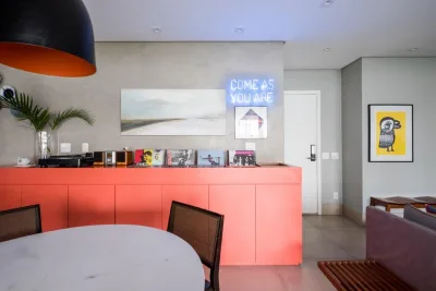 Apartamento garden de 100 m² é repaginado com nova identidade visual e pouca obra