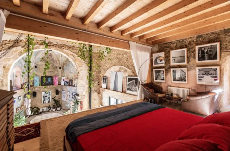 Quarto instalado no mezanino.